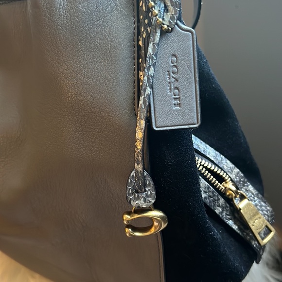 ✌🏼SOLD✌🏼 COACH Handbag Limited Edition Snake Skin & Suede Details - Picture 6 of 8